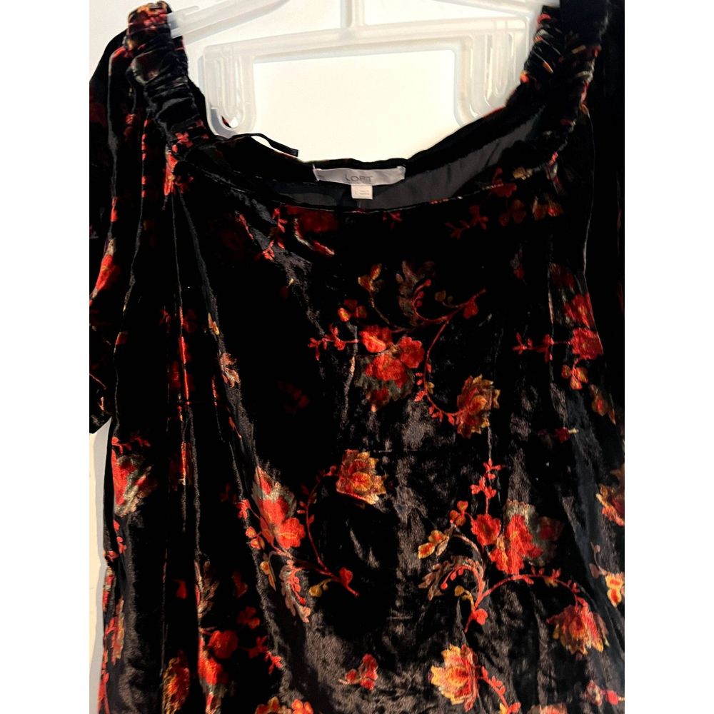 Ann Taylor LOFT Large Velvet Feel Blouse Spring NWT - Picture 2 of 2